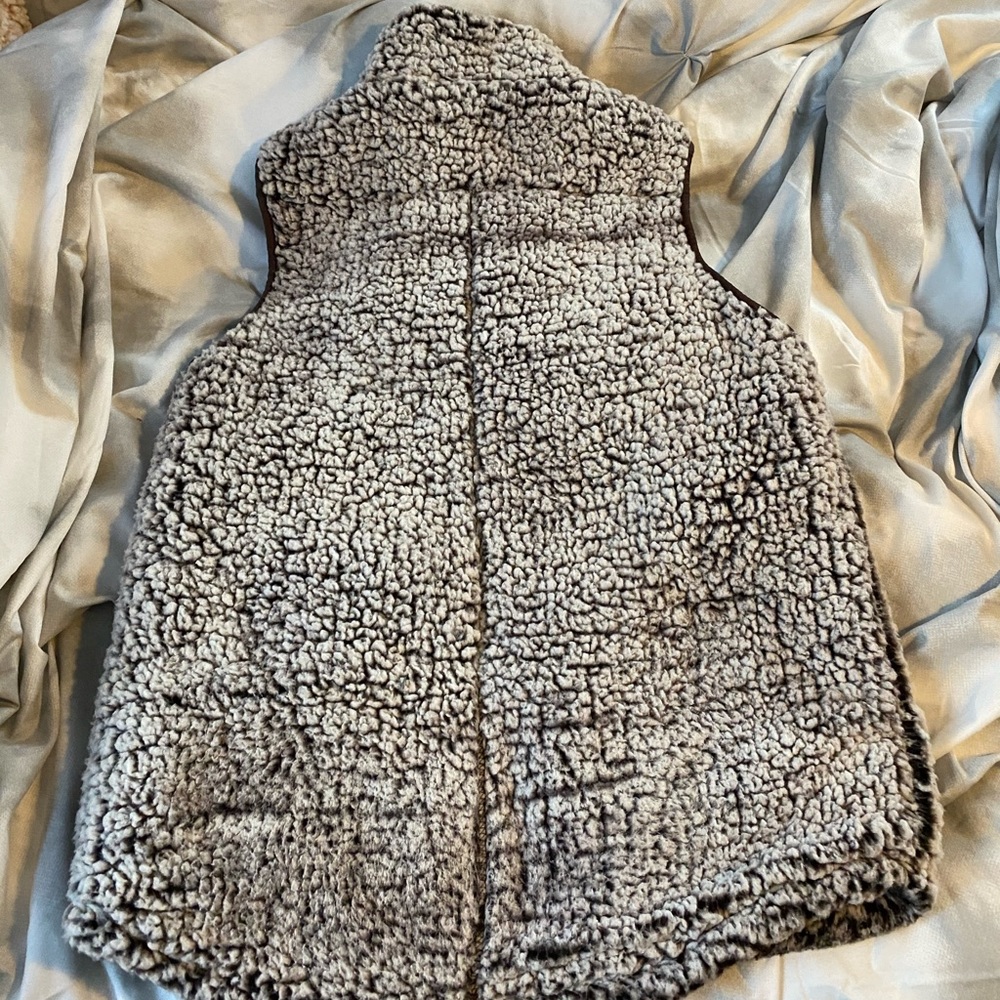 Fuzzy Vest - Picture 4 of 7